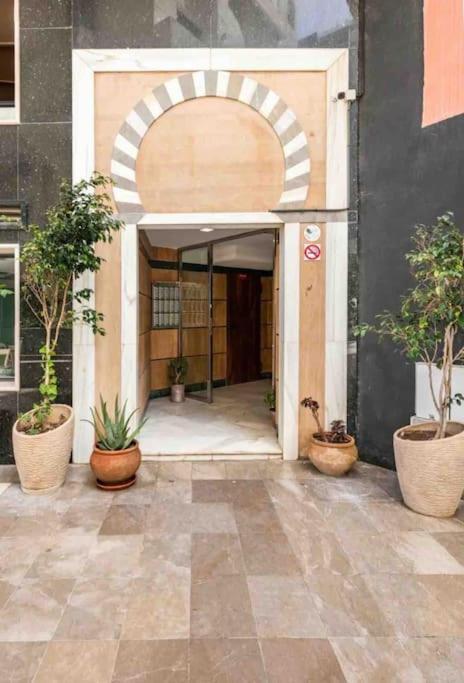 Marina & Tgv Front - 2 Bedroom & Sunny Terrace Apartment