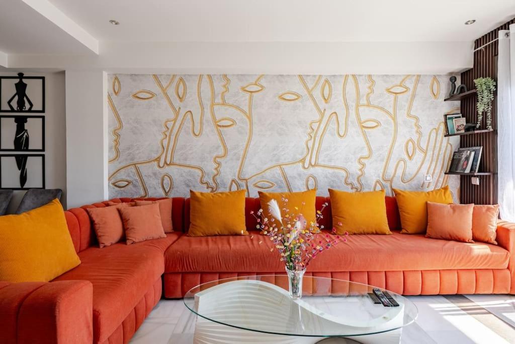 Marina & Tgv Front - 2 Bedroom & Sunny Terrace Apartment